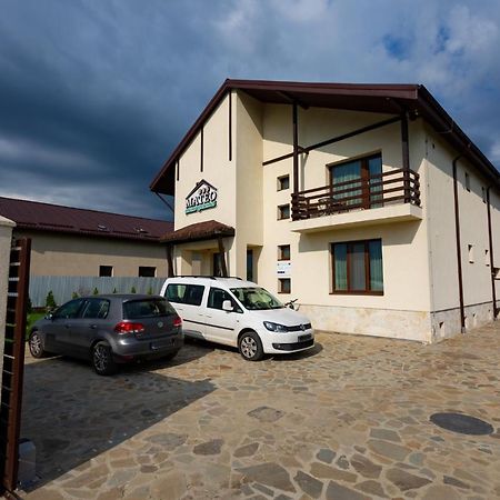 Pensiunea Mateo Hotel Buzău Exterior foto