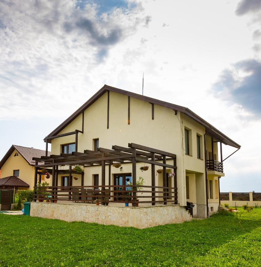 Pensiunea Mateo Hotel Buzău Exterior foto